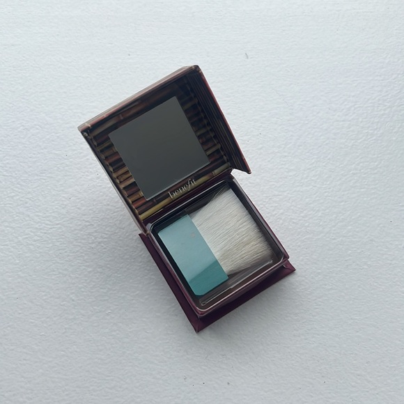 NWT Benefit Hoola Bronzer - Picture 2 of 2